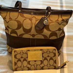 Coach Shoulder Purse & Matching Wallett